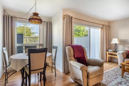 Breakfast Nook Photo of 24 5761 Wharf Avenue, Sechelt, BC