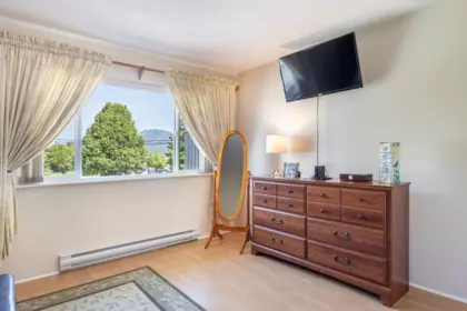 Loft / Bonus Room Photo of 24 5761 Wharf Avenue, Sechelt, BC