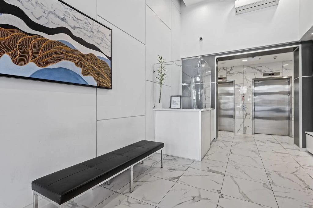 Living Room Photo of 607 480 Robson Street, Vancouver, BC