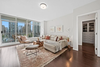 Basement Recreation Room Photo of 607 480 Robson Street, Vancouver, BC