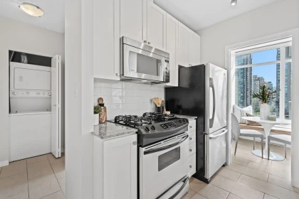 Breakfast Nook Photo of 607 480 Robson Street, Vancouver, BC