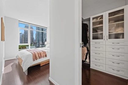 Laundry Room Photo of 607 480 Robson Street, Vancouver, BC