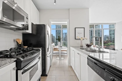 Pantry Photo of 607 480 Robson Street, Vancouver, BC