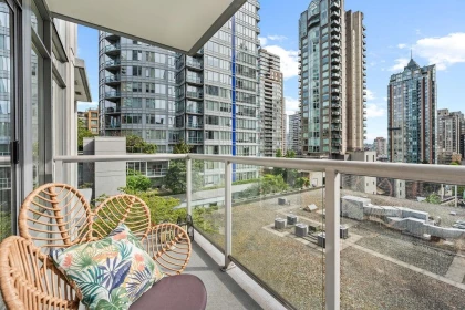 Swimming Pool Photo of 607 480 Robson Street, Vancouver, BC