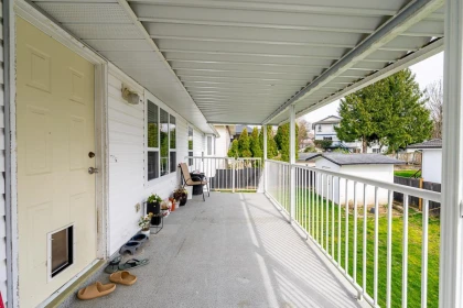 Hallway Photo of 31000 Sidoni Avenue, Abbotsford, BC