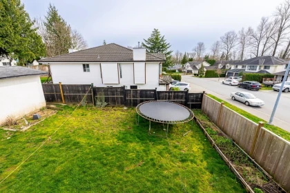 Staircase Photo of 31000 Sidoni Avenue, Abbotsford, BC