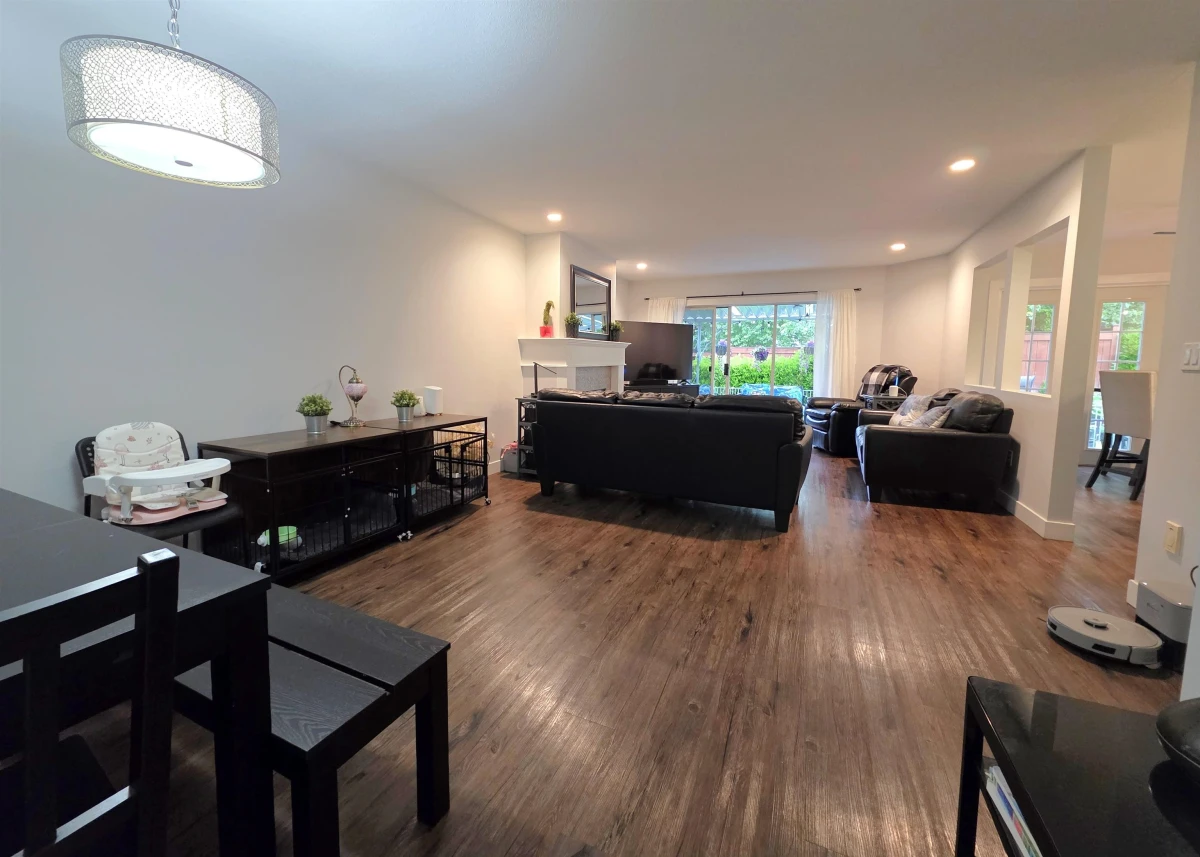 Dining Area Photo of 44 8889 212 Street, Langley, BC