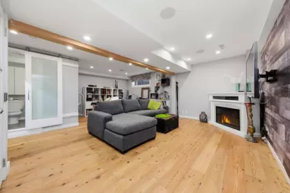 Entry Foyer Photo of 1126 Premier Street, North Vancouver, BC