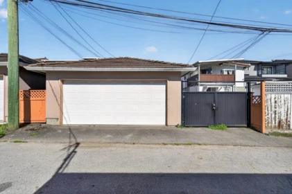 Outdoor Kitchen Photo of 6959 Culloden Street, Vancouver, BC