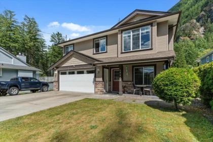 19988 Beacon Road, Hope, BC, Hope — Single Family Residence for sale