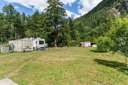 Outdoor Kitchen Photo of 19988 Beacon Road, Hope, BC