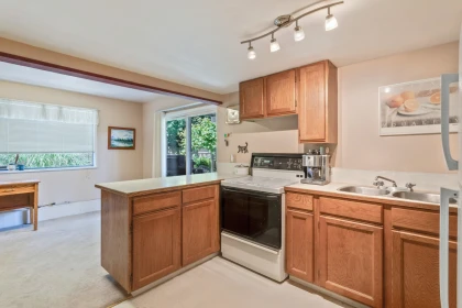 Hallway Photo of 11231 Clipper Court, Richmond, BC