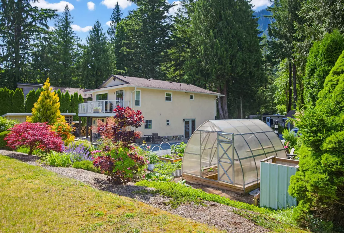 Exterior Rear Photo of 120 Robertson Crescent, Hope, BC