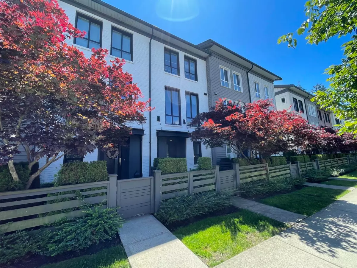 Exterior Rear Photo of 14 15938 27 Avenue, Surrey, BC