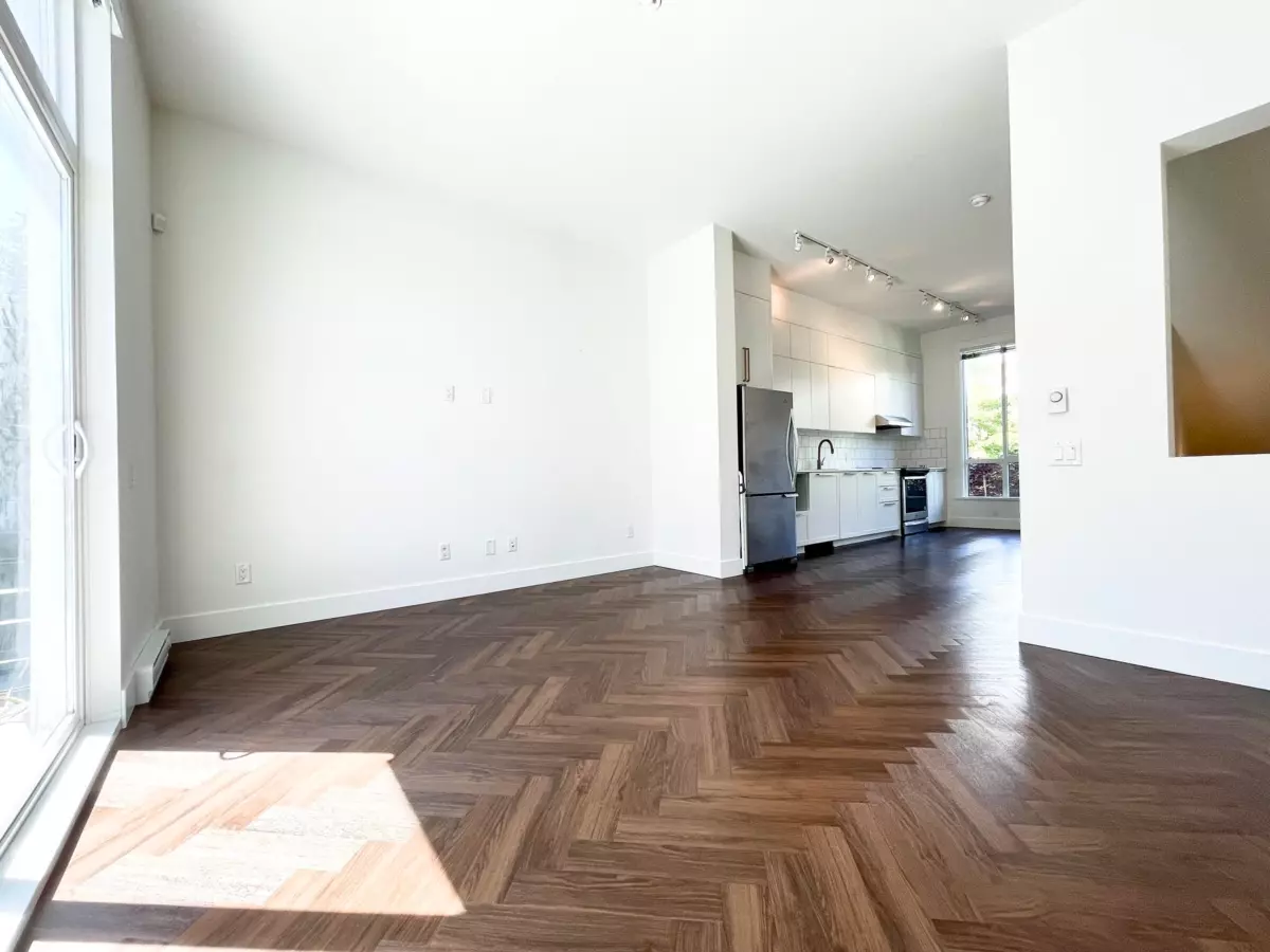 Living Room Photo of 14 15938 27 Avenue, Surrey, BC