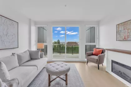 103/203 422 E 3rd Street, North Vancouver, BC, North Vancouver — Apartment/Condo for sale