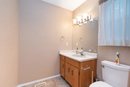 Basement Recreation Room Photo of 6279 171 Street, Surrey, BC