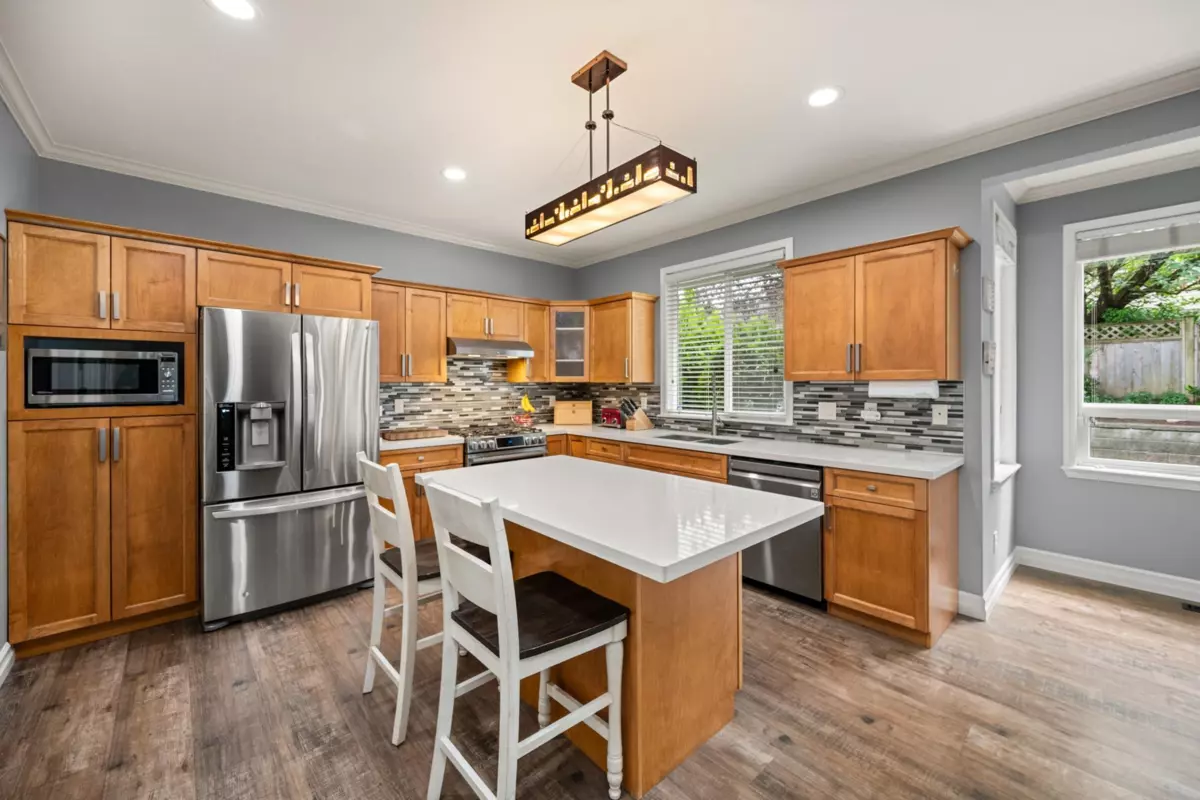 Dining Area Photo of 27958 Trestle Avenue, Abbotsford, BC