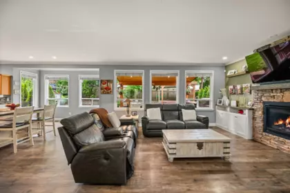 Breakfast Nook Photo of 27958 Trestle Avenue, Abbotsford, BC