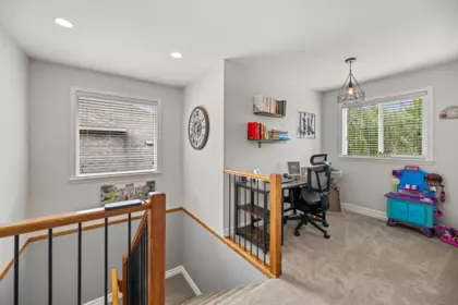 Mudroom Photo of 27958 Trestle Avenue, Abbotsford, BC