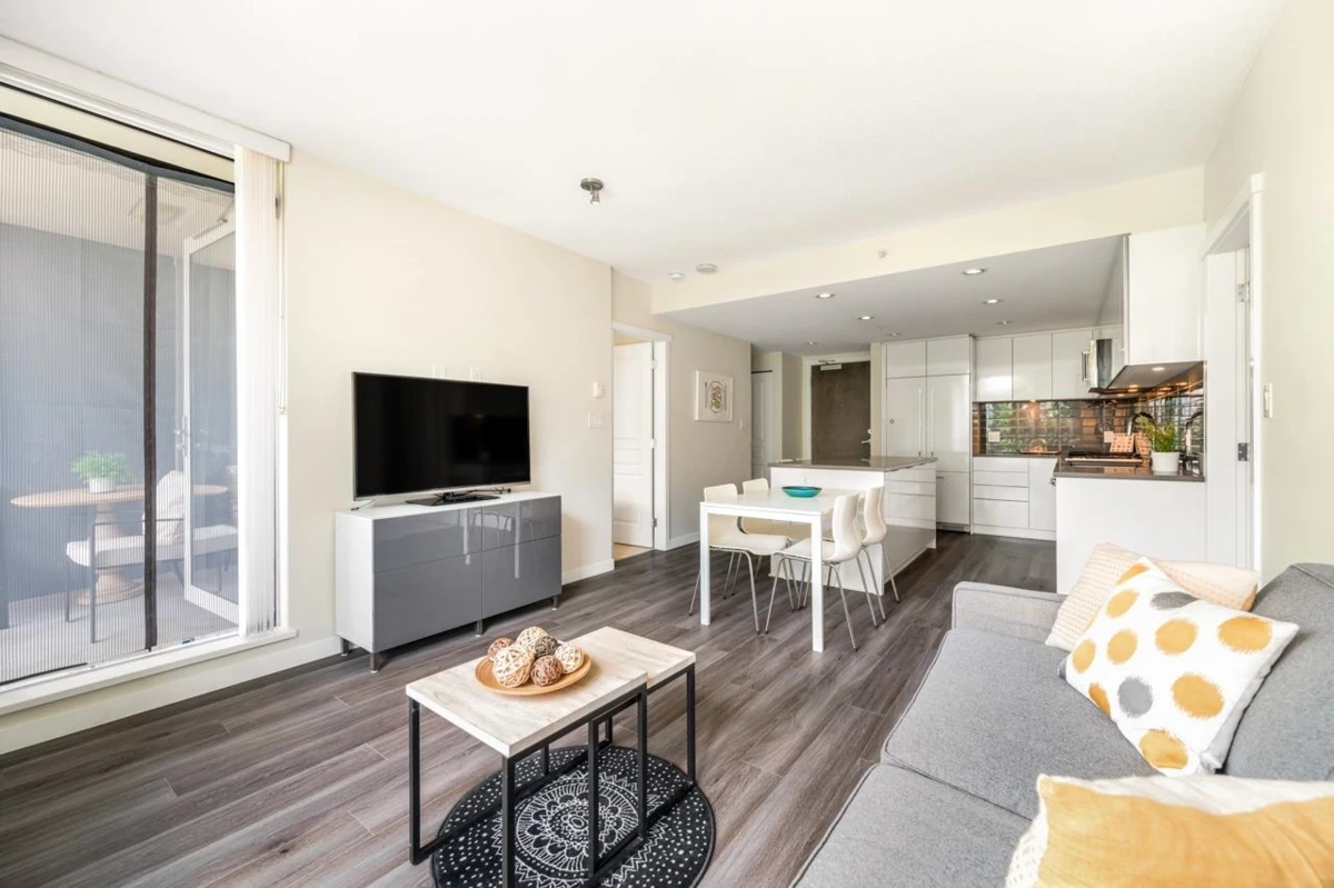 Family Room Photo of 805 3096 Windsor Gate, Coquitlam, BC