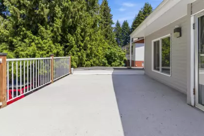 Entry Foyer Photo of 12301 99a Avenue, Surrey, BC