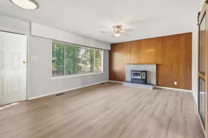 Kitchen Island Photo of 12301 99a Avenue, Surrey, BC