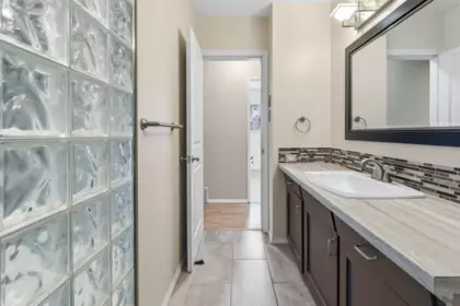 Primary Bathroom Photo of 12301 99a Avenue, Surrey, BC