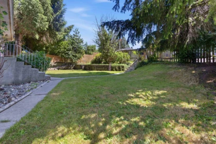 Staircase Photo of 12301 99a Avenue, Surrey, BC