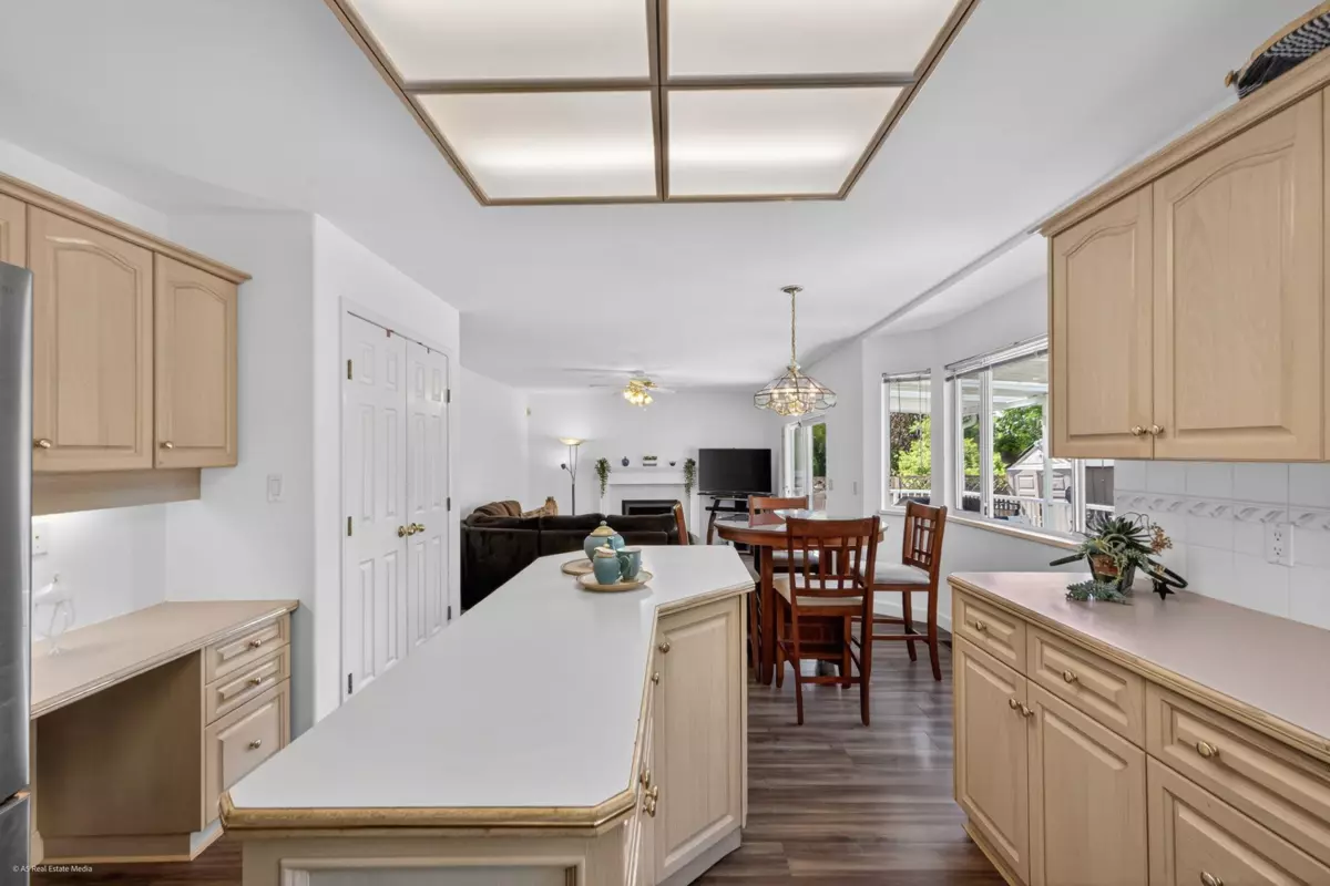 Family Room Photo of 15465 80 Avenue, Surrey, BC