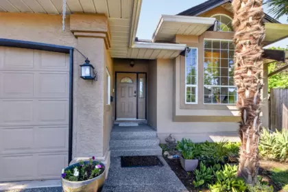 Backyard Photo of 15465 80 Avenue, Surrey, BC