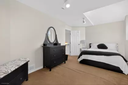 Basement Recreation Room Photo of 15465 80 Avenue, Surrey, BC