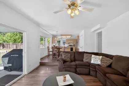 Kitchen Island Photo of 15465 80 Avenue, Surrey, BC