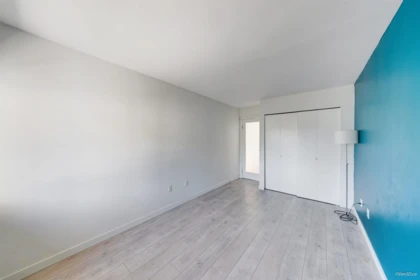 Entry Foyer Photo of 304 9635 121 Street, Surrey, BC