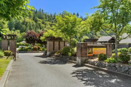 Outdoor Patio Photo of 214 46000 Thomas Road, Chilliwack, BC