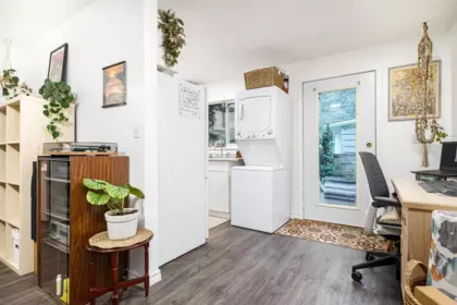 Powder Room Photo of 6780 Marine Drive, West Vancouver, BC