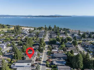 Community Amenities Photo (Clubhouse) of 966 Lee Street, White Rock, BC