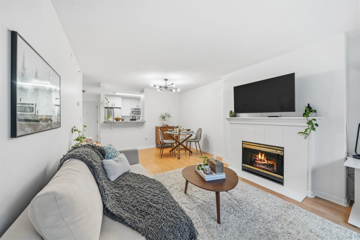 Dining Area Photo of 210 5281 Oakmount Crescent, Burnaby, BC