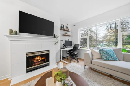 210 5281 Oakmount Crescent, Burnaby, BC, Burnaby — Apartment/Condo for sale