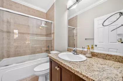 Primary Bathroom Photo of 7336 201b Street, Langley, BC
