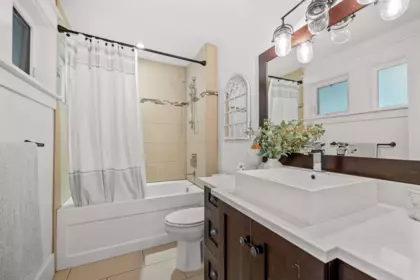 Powder Room Photo of 20492 43 Avenue, Langley, BC
