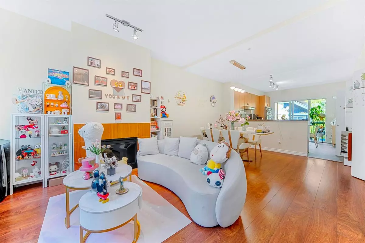 Living Room Photo of 80 6878 Southpoint Drive, Burnaby, BC