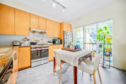Kitchen Island Photo of 80 6878 Southpoint Drive, Burnaby, BC