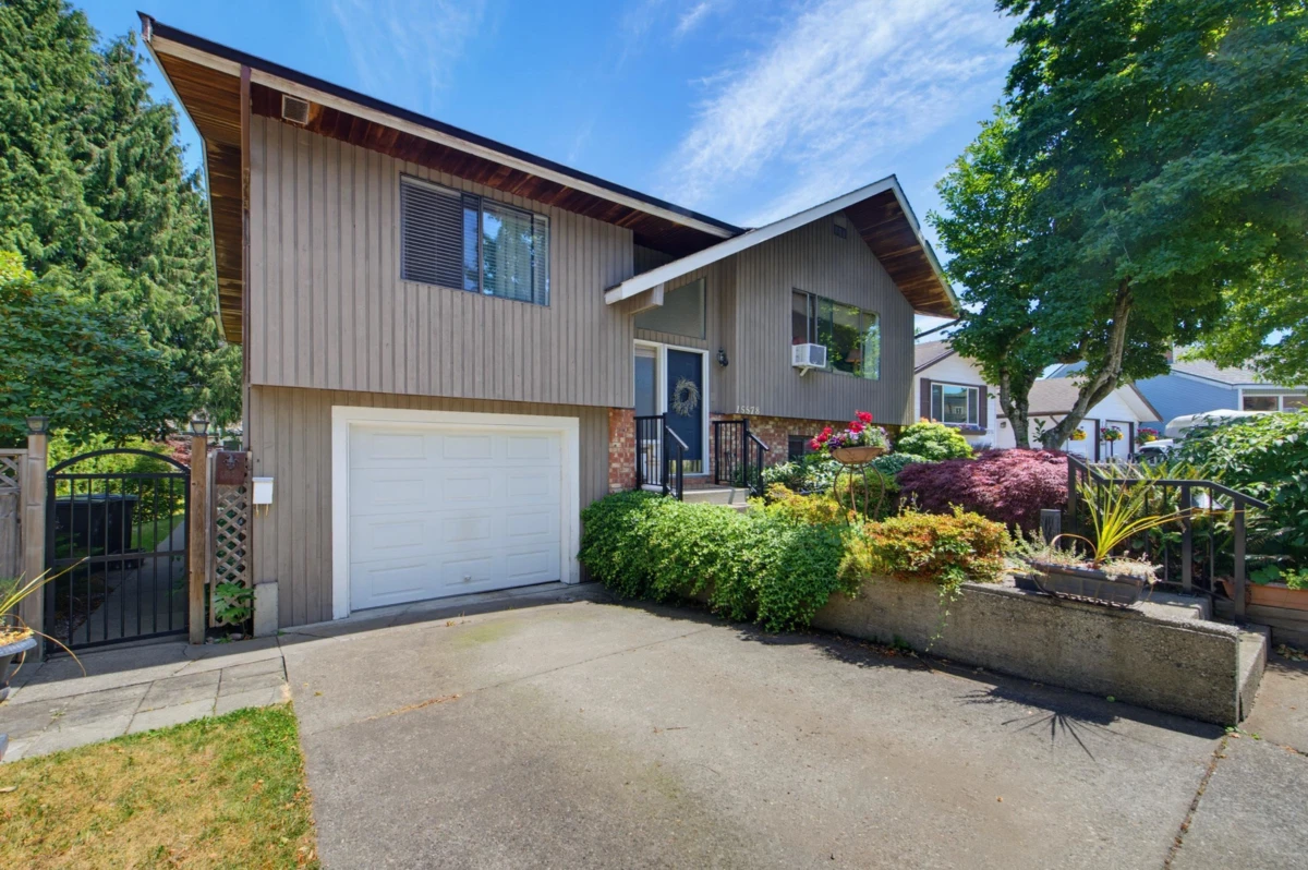 Family Room Photo of 15578 Poplar Drive, Surrey, BC