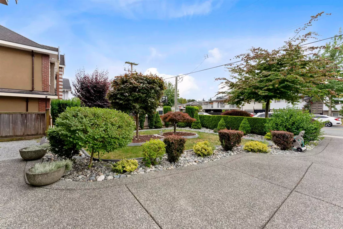 Family Room Photo of 9248 124 Street, Surrey, BC
