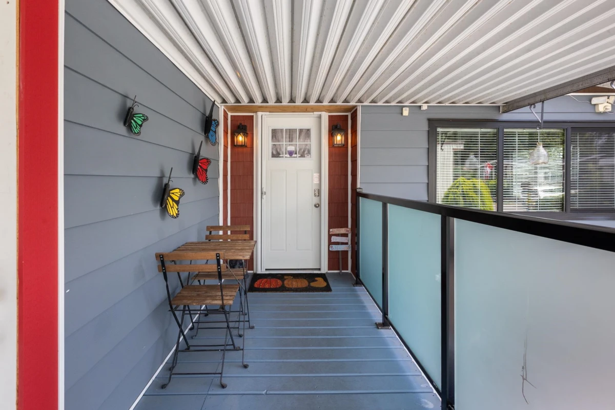 Family Room Photo of 340 1840 160 Street, Surrey, BC