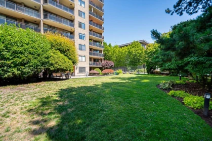 Swimming Pool Photo of 801 444 Lonsdale Avenue, North Vancouver, BC