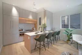 1 3315 W 10th Street, Vancouver, BC