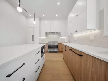 Kitchen Photo of 1 3786 Peter Street, Burnaby, BC