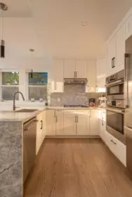 Kitchen Photo of 1372 E 10th Avenue, Vancouver, BC